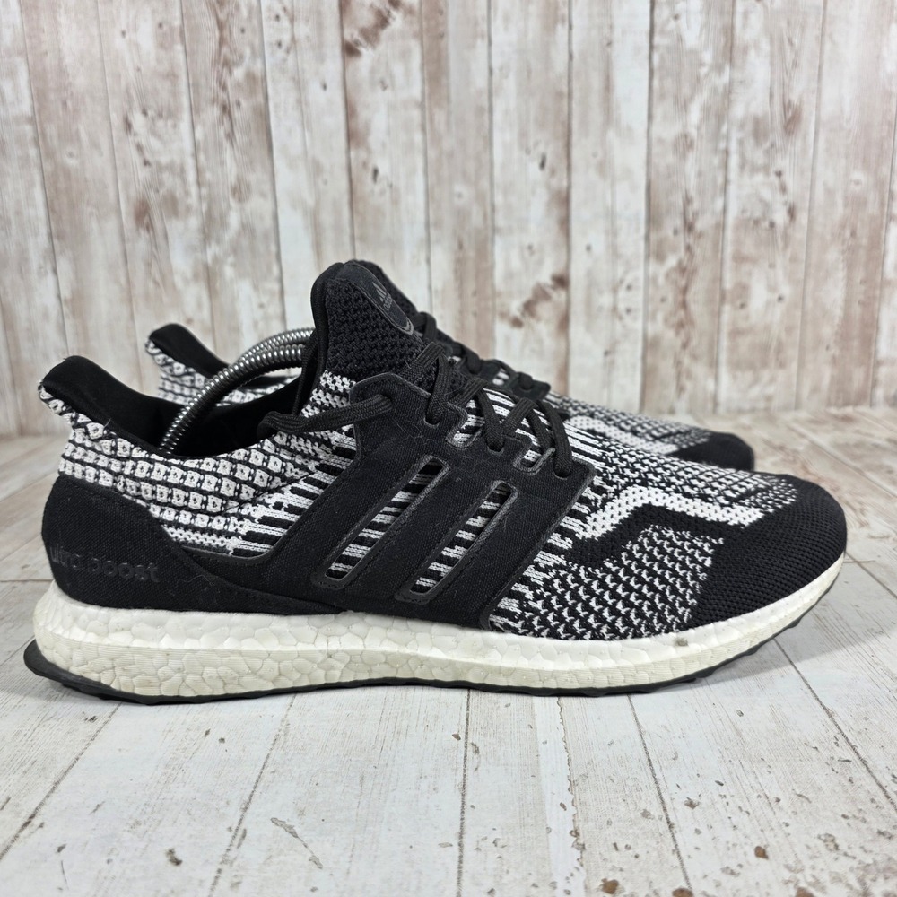 Adidas Ultraboost 5.0 DNA Oreo Black White Running Shoes FY9348 Mens 10.5